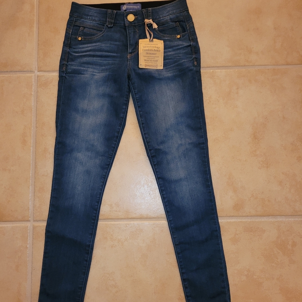 Democracy Women's Skinny Jeans - Medium Blue